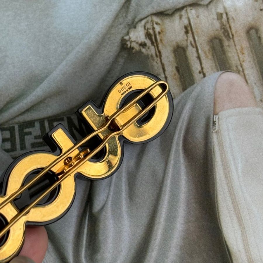 ::GUCCI:: Crystal Gucci Hair Slide In Gold Metal With Black Resin And Crystals 滿版水鑽黑邊髮夾 髮飾-8