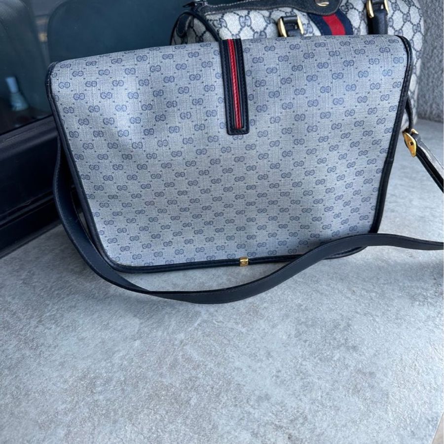 古馳 Gucci 老花 古董藍色微型 郵差包 GG 帆布翻蓋斜背包Vintage Gucci Micro GG Sherry Line Crossbody Bag 男女合用 斜背包 側背包 messenger bag-6