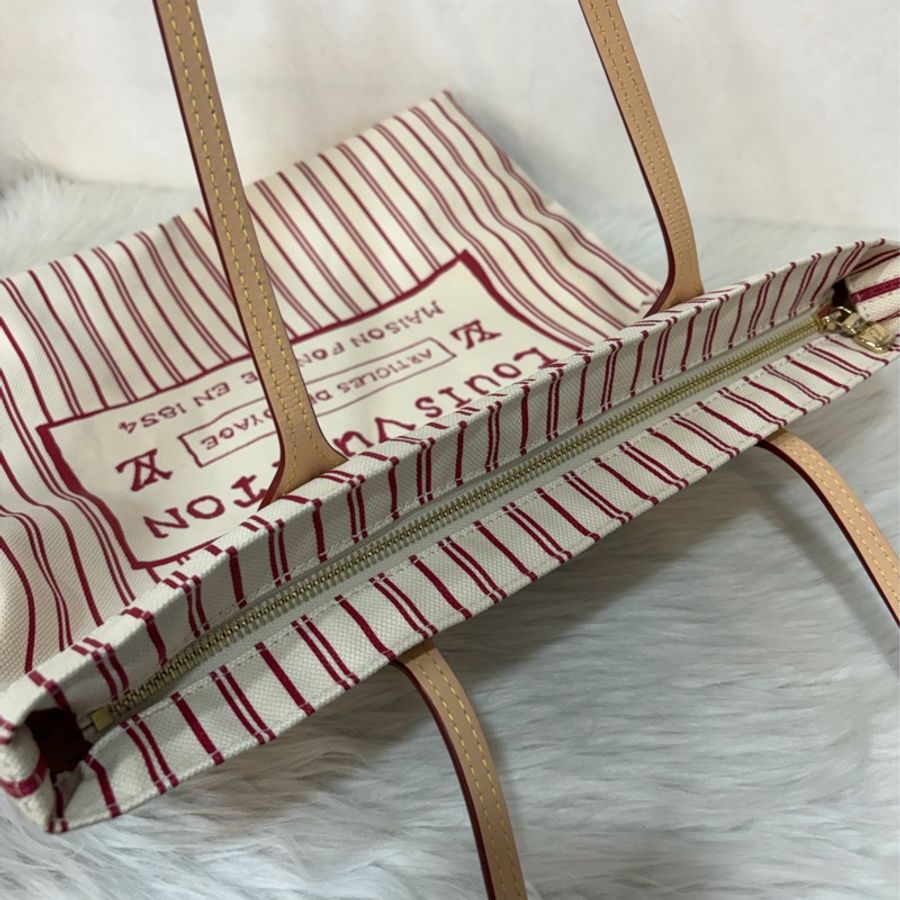 LV M15121 路易威登 Grace Coddingon 同行系列 Carry It 肩背包 托特包-31