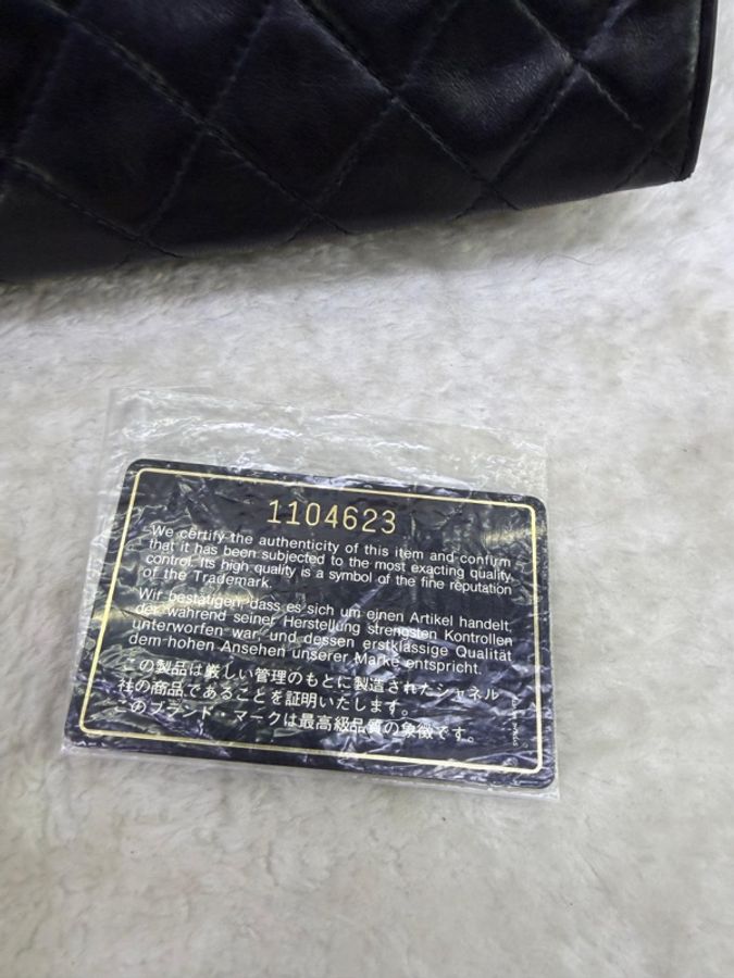 RE526 - CHANEL Vintage Black Lambskin Quilted Flap Bag-12