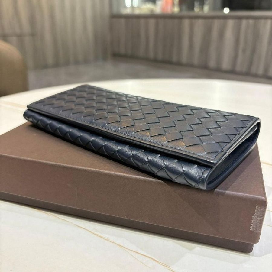 BOTTEGA VENETA 羊皮對折長夾(深藍)-2
