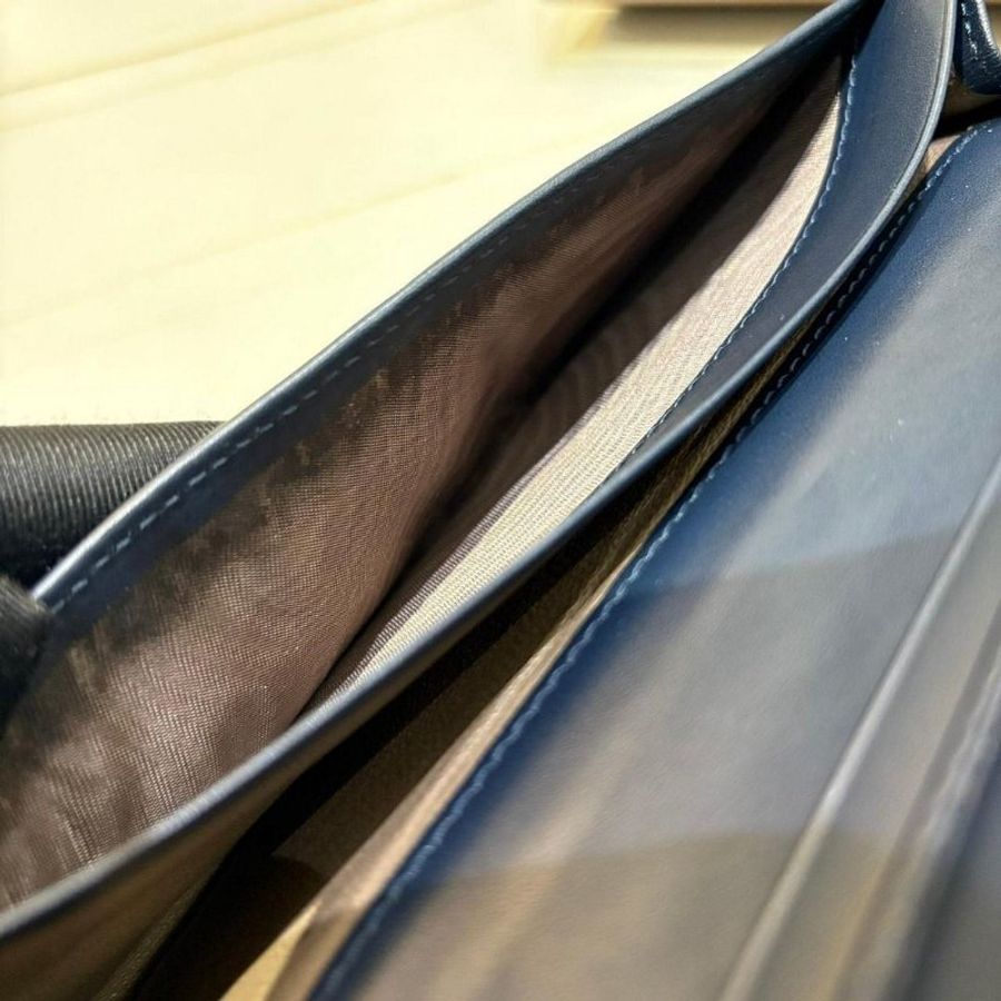 BOTTEGA VENETA 羊皮對折長夾(深藍)-7