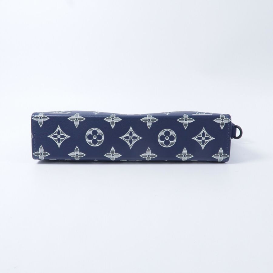 LOUIS VUITTON Monogram Shadow Gaston Wearable Wallet肩背袋-3
