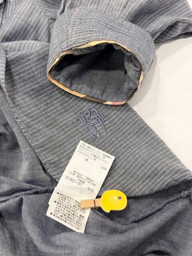 BURBERRY 倫敦 細直條紋肩扣戰馬長版襯衫-9