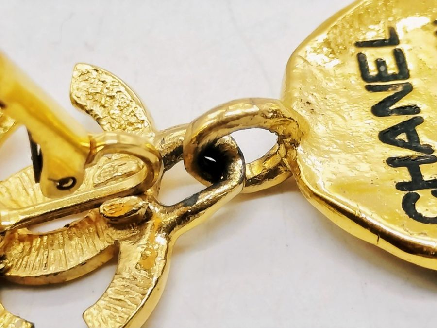 Chanel香奈兒✨31 RUE COMBON 康朋(康鵬)系列復古金雙C logo橢圓盤形吊墜✨夾式耳環 古董耳夾-10