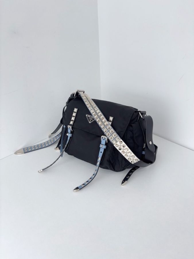 ✨Prada普拉達|走秀限量款 belt 黑色尼龍鉚釘郵差包|98以上新-5