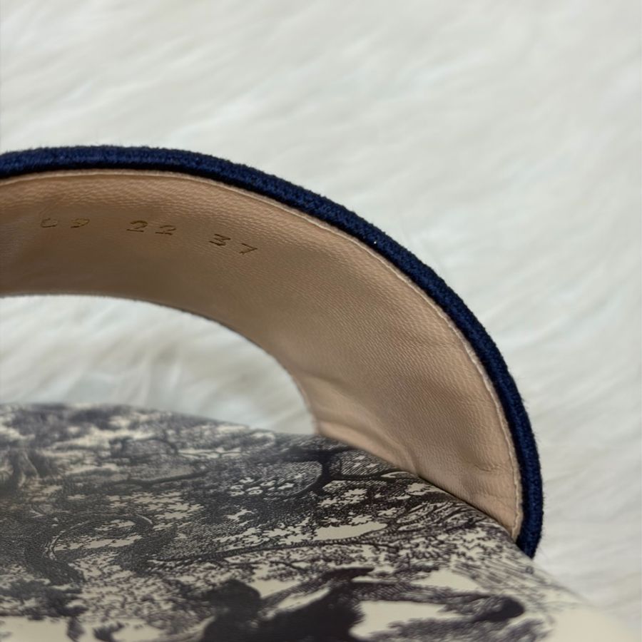 DIOR KCQ209TJE_S68B 亮藍色刺繡棉布和 Toile de Jouy 法式印花圖騰涼鞋-14