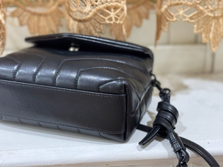 YSL Toy Loulou 方胖子 So Black-25
