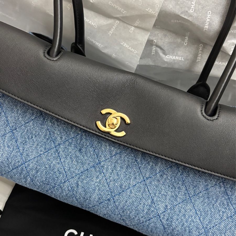 Chanel26A手工坊 牛仔拼色法棍包-1