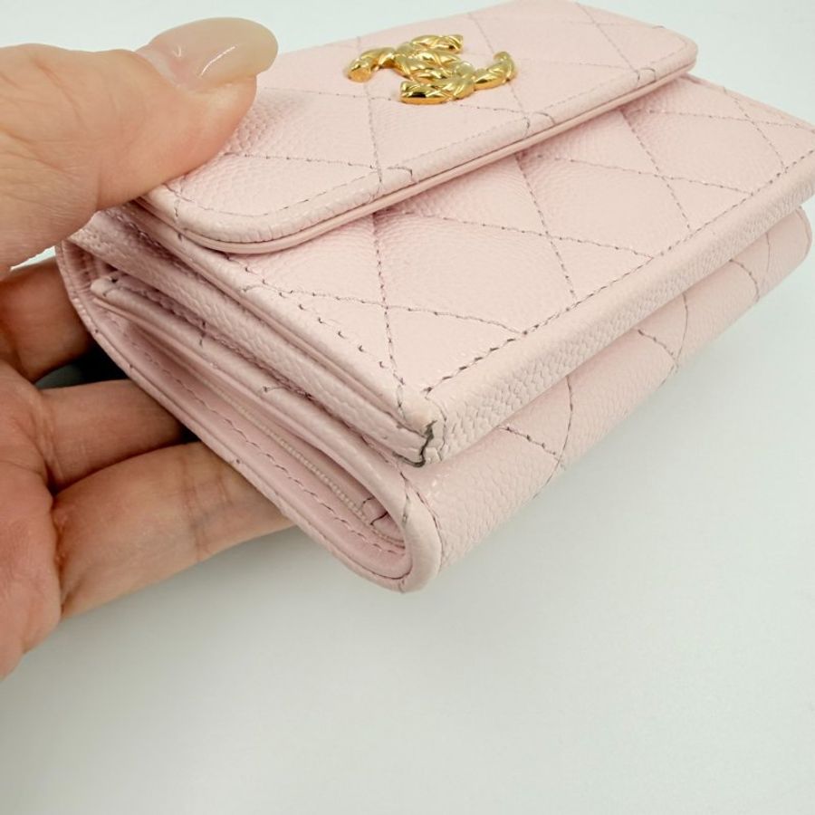CHANEL - 粉色牛皮麻花金色雙C釦雙面mini三折短夾-10
