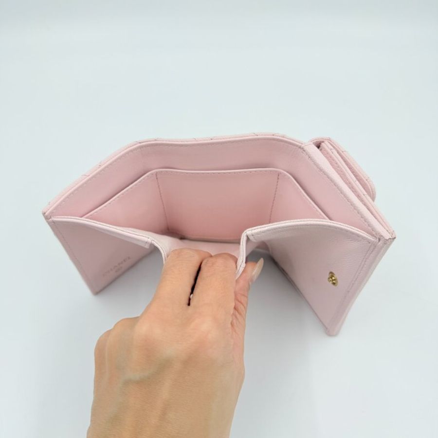 CHANEL - 粉色牛皮麻花金色雙C釦雙面mini三折短夾-15