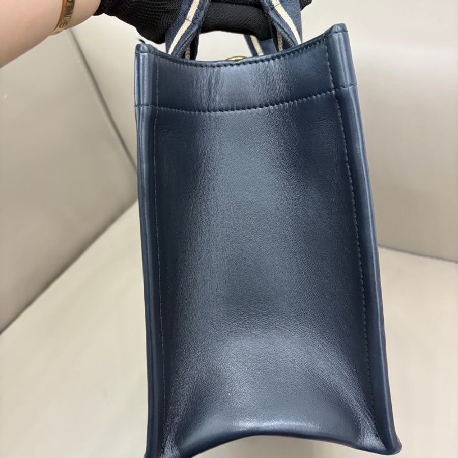 迪奧Dior Book Tote 款托特 滿印 小號 23年編碼。-3
