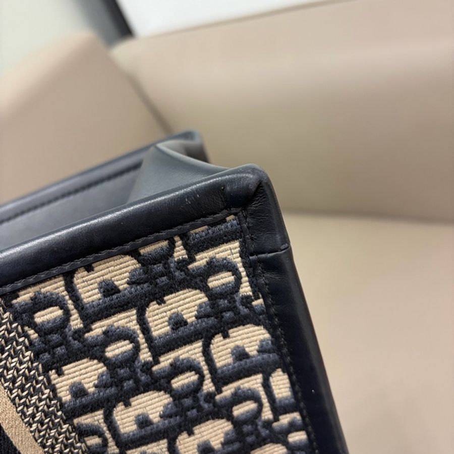 迪奧Dior Book Tote 款托特 滿印 小號 23年編碼。-7