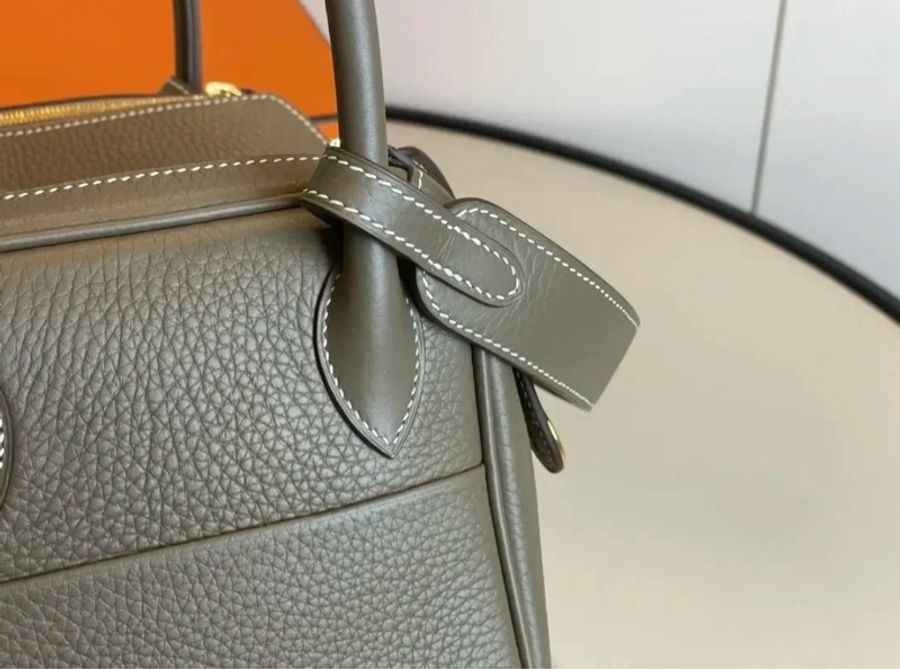 必秒🈹99新 閑置品愛馬仕 Hermes lindy 26 大象灰 金扣-2