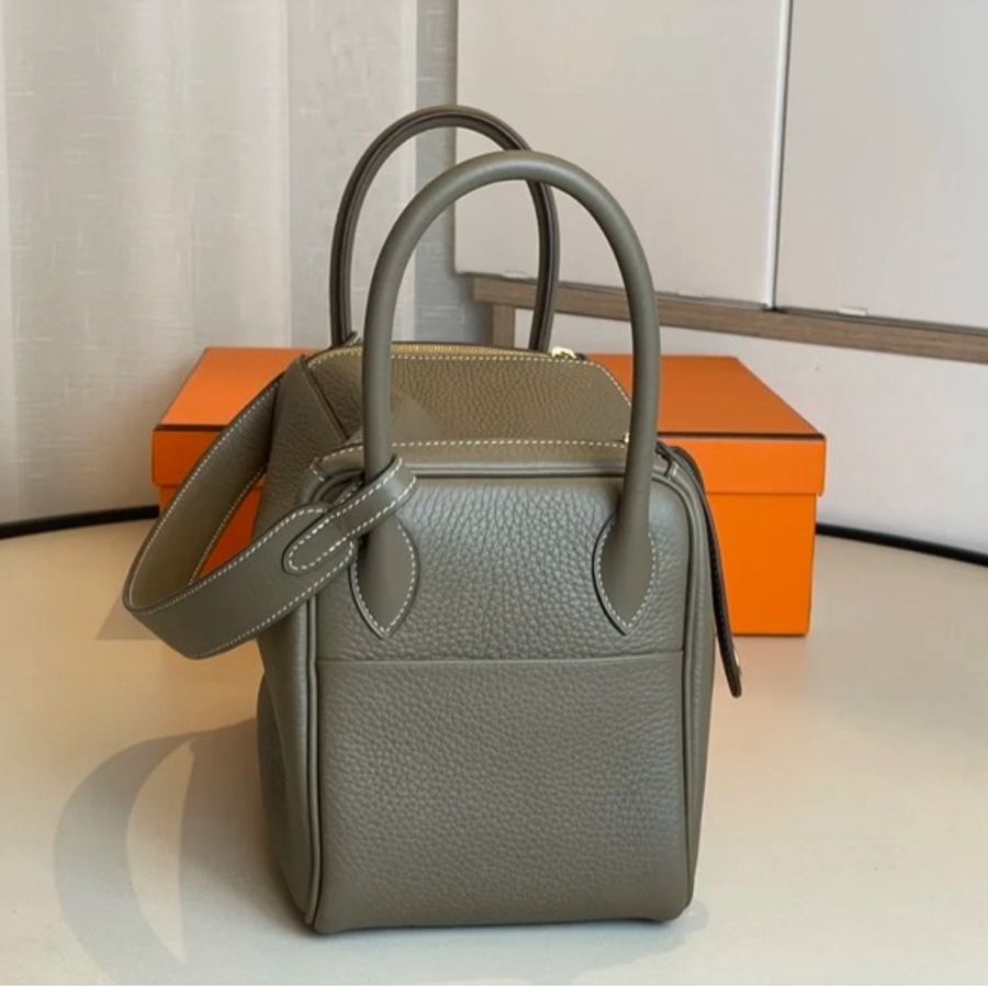 必秒🈹99新 閑置品愛馬仕 Hermes lindy 26 大象灰 金扣-7