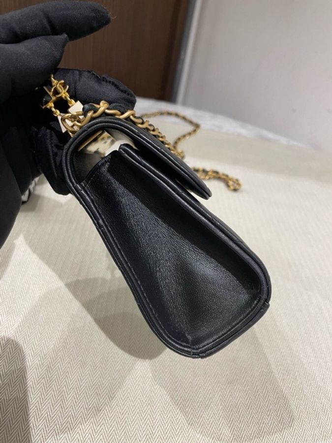 Chanel香奈兒黑金 鏤空琺瑯手柄 Kelly芯片款,配件防塵袋-2