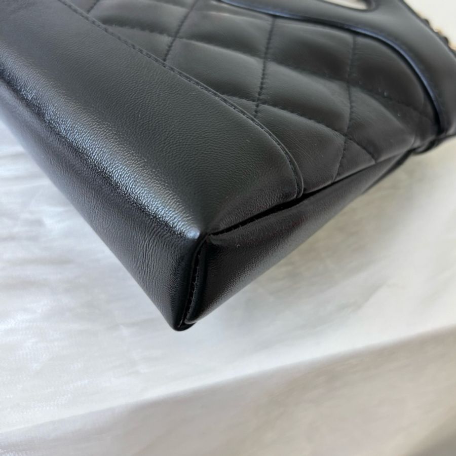 Chanel香奈兒 31bagnano黑金羊皮25年芯片款-9