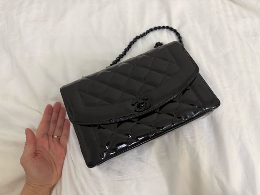 黑色漆皮Vintage So Black Diana Flap Bag Quilted Patent Medium-0