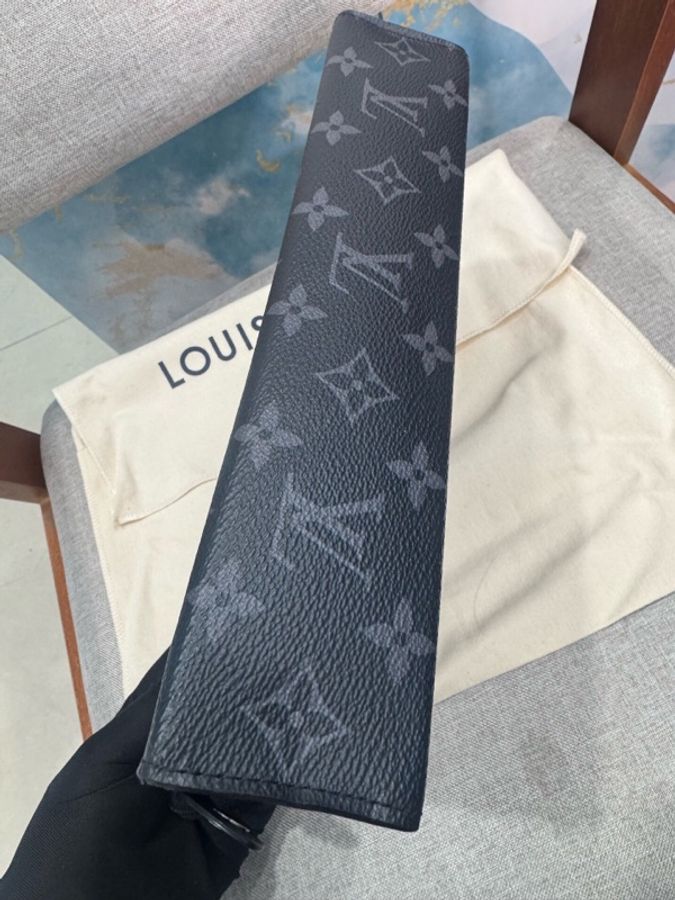 Louis Vuitton 路易威登 黑武士洗漱包芯片款黑色老花手拿包-2