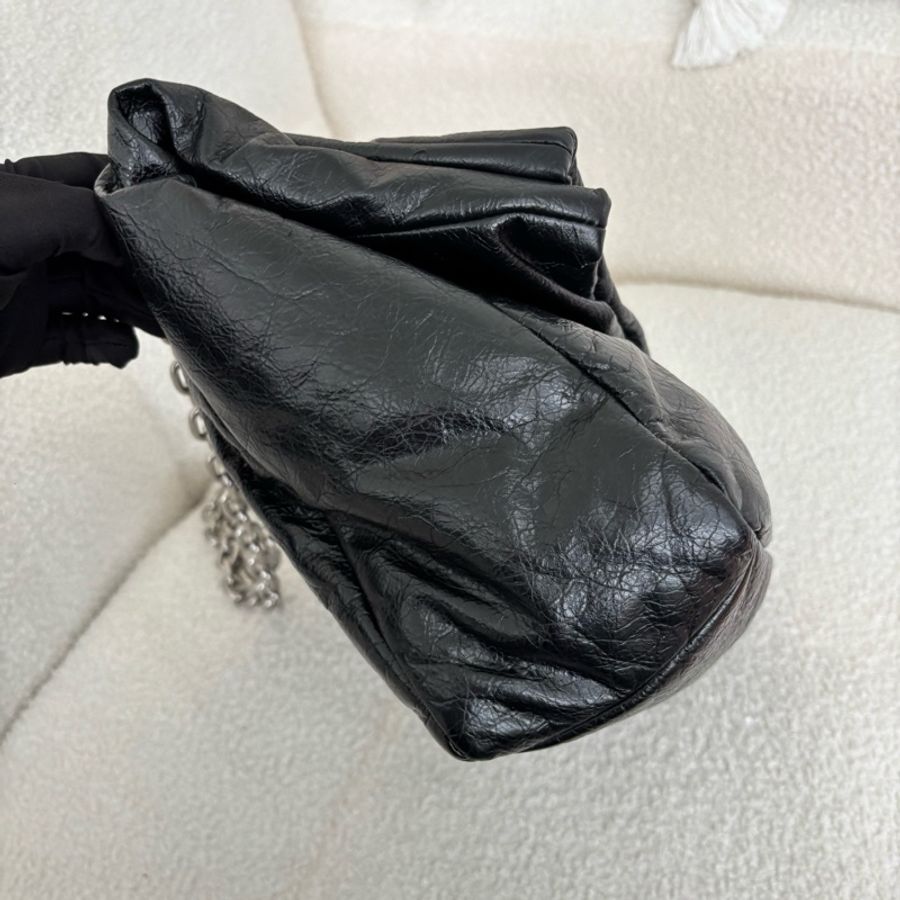 巴黎世家 Monaco中號磁扣翻蓋開合壓痕小牛皮斜挎包單肩包黑色-2