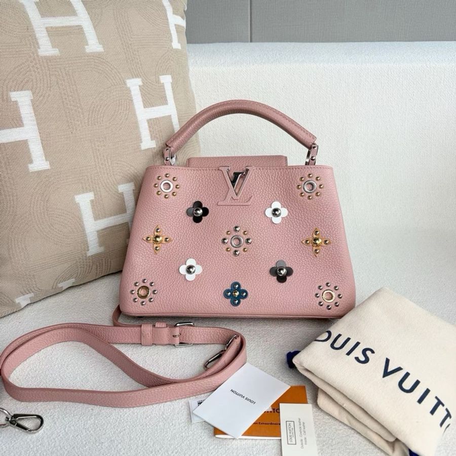 【威選精品】 🌸 LV Capucines BB 花朵鉚釘限量款 粉色牛皮手提斜背包 🌸-9