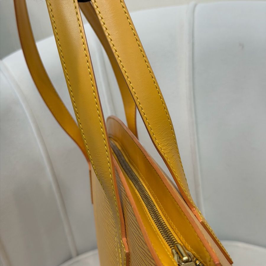 LV 黃色 EPI 肩背包 XC172-29