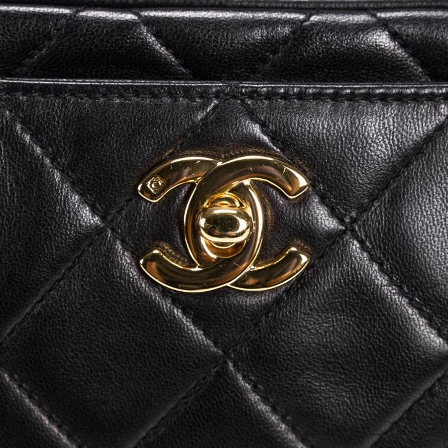 A01 Chanel 羊皮黑金相機包-5