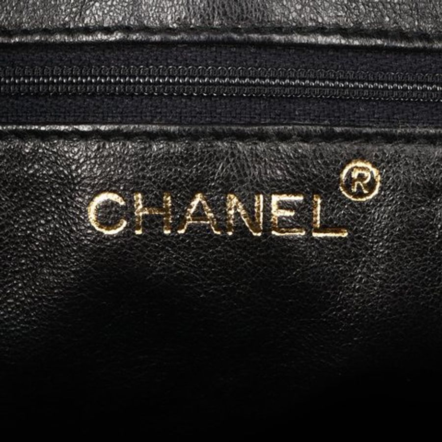 A01 Chanel 羊皮黑金相機包-27