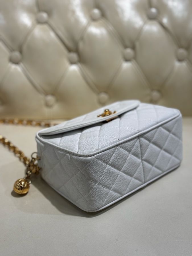 CHANEL Vintage白色Camera Bag牛皮配金鏈-4