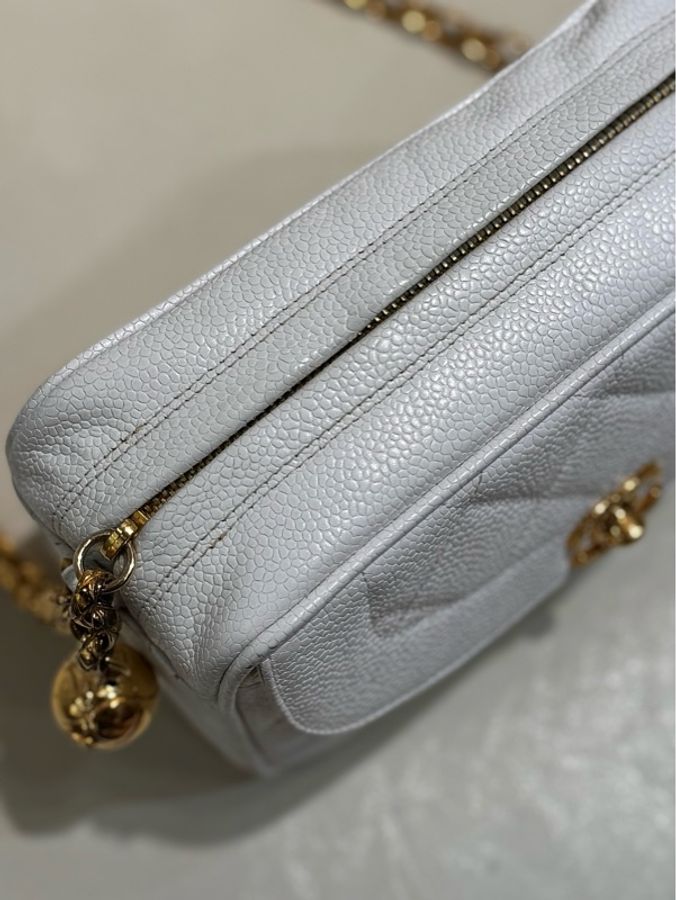 CHANEL Vintage白色Camera Bag牛皮配金鏈-9