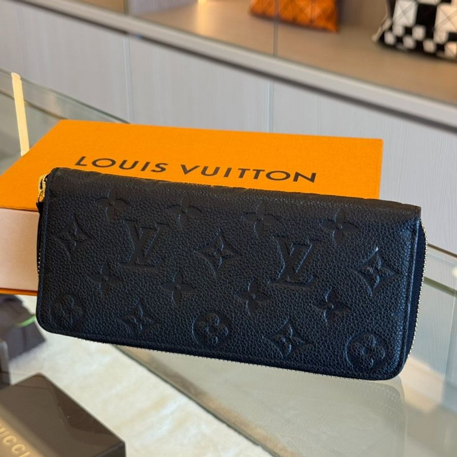 LV M60171 Clemence 經典壓紋拉鍊長夾-1