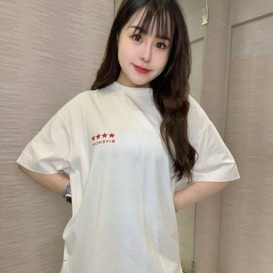 💎Han's house精品服飾💎 GIVENCHY 紀梵希 雙面 Logo 短T 短袖 T恤 原價23300-4