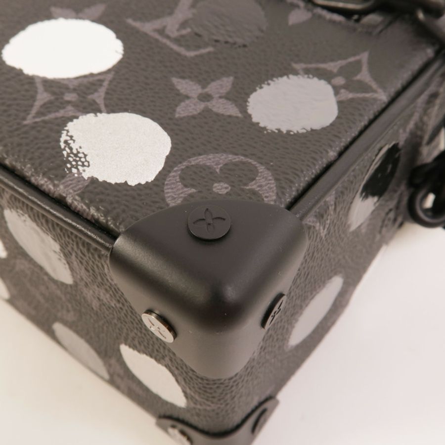LOUIS VUITTON Monogram Eclipse Mini Soft Trunk肩背袋-10