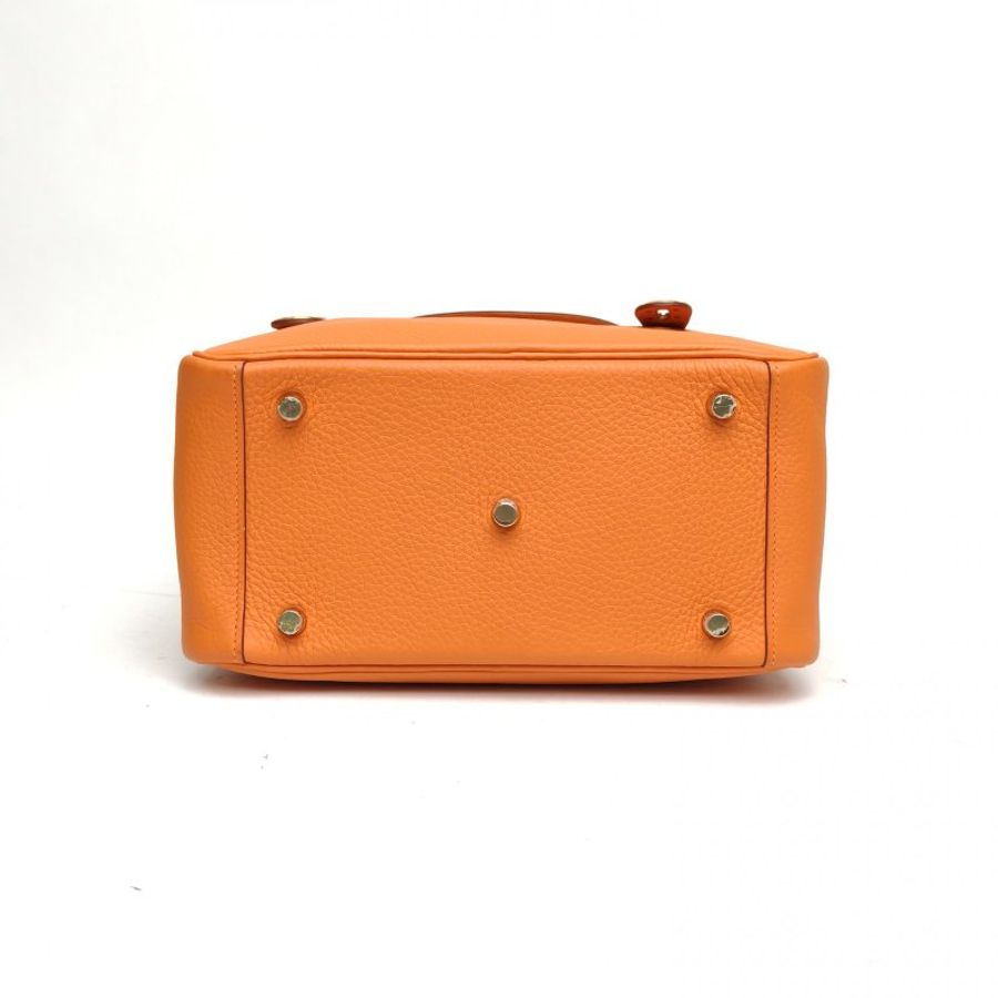 HERMES Lindy26愛馬仕橙TC皮X刻金扣肩背包-4