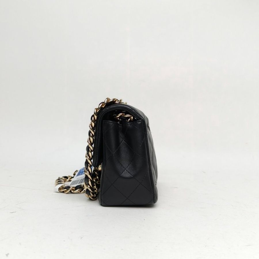 CHANEL 黑色羊皮30開淺金扣CF大mini情人節限定肩背包-1