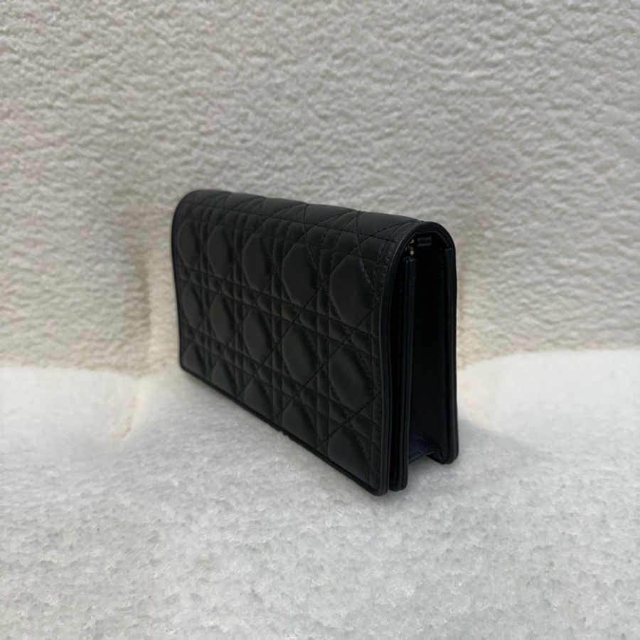 Dior 黑金羊皮藤格紋Lady Dior 鏈條包-9