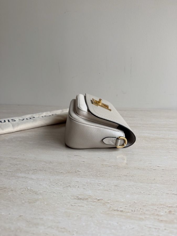 Louis Vuitton路易威登Lockme Tender灰色單肩包+芯片款 底長19cm-2