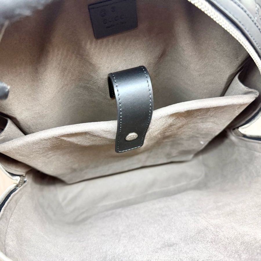 GUCCI黑銀牛皮後背包779838-9