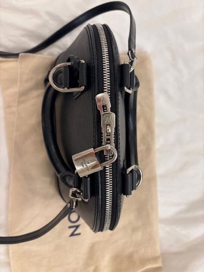 LV Alma bb 黑色-6