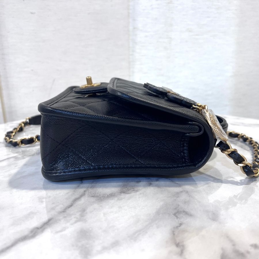 Chanel 黑荔枝皮金釦方形四葉草吊飾手提肩斜背包-3