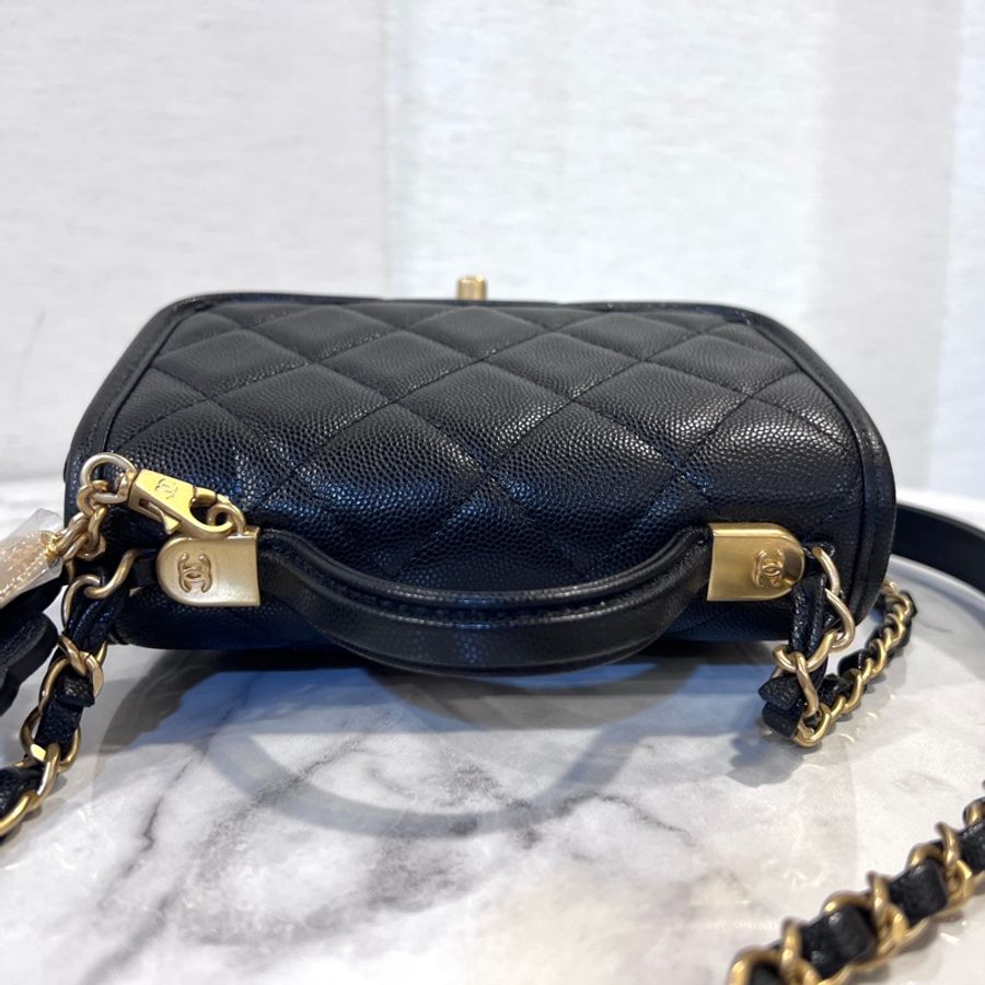 Chanel 黑荔枝皮金釦方形四葉草吊飾手提肩斜背包-4
