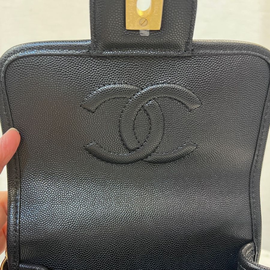 Chanel 黑荔枝皮金釦方形四葉草吊飾手提肩斜背包-11