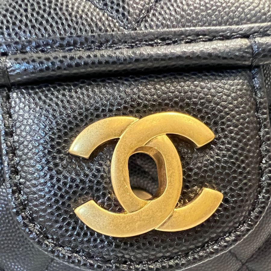 Chanel 黑荔枝皮金釦方形四葉草吊飾手提肩斜背包-14
