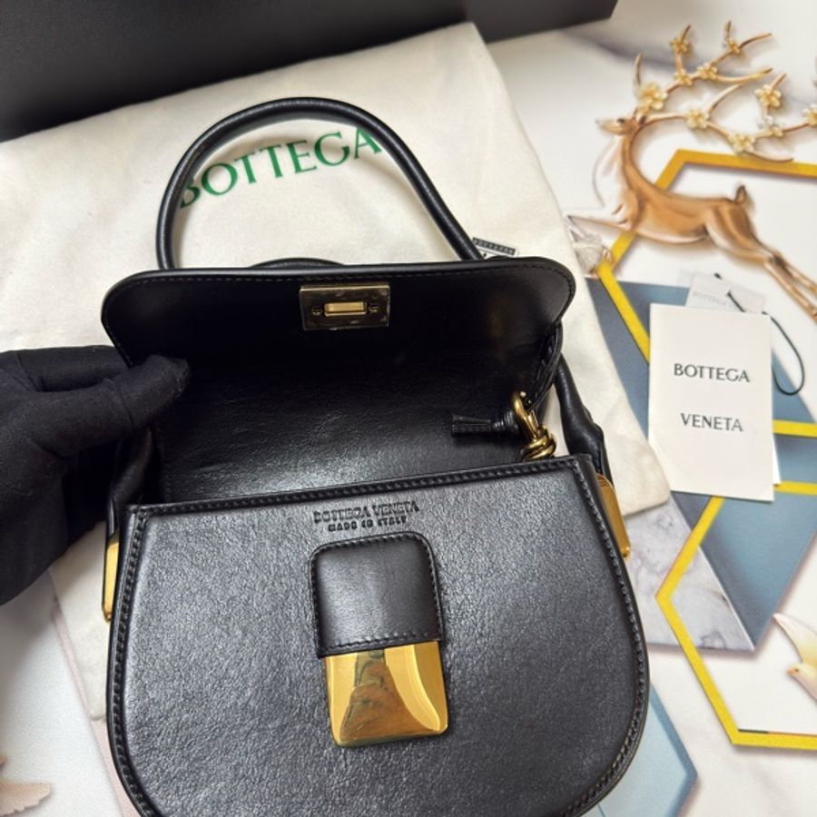 99新閒置品 葆蝶家/Bottega Veneta Desiree迷你斜挎包-14