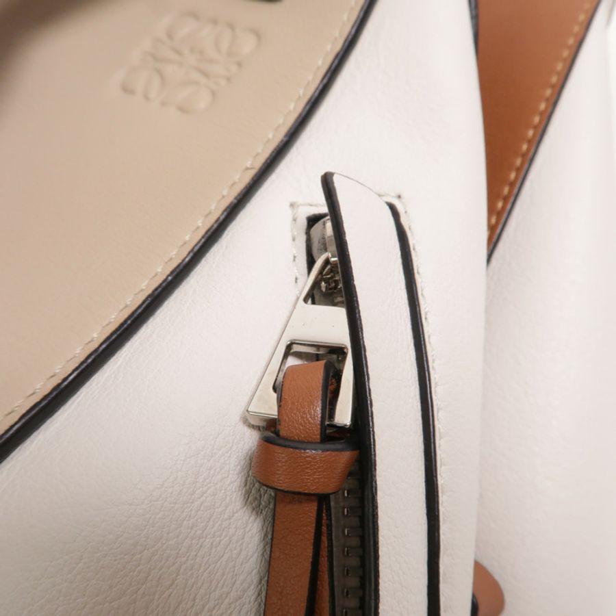 LOEWE 牛皮皮革Hammock Medium肩背袋-15