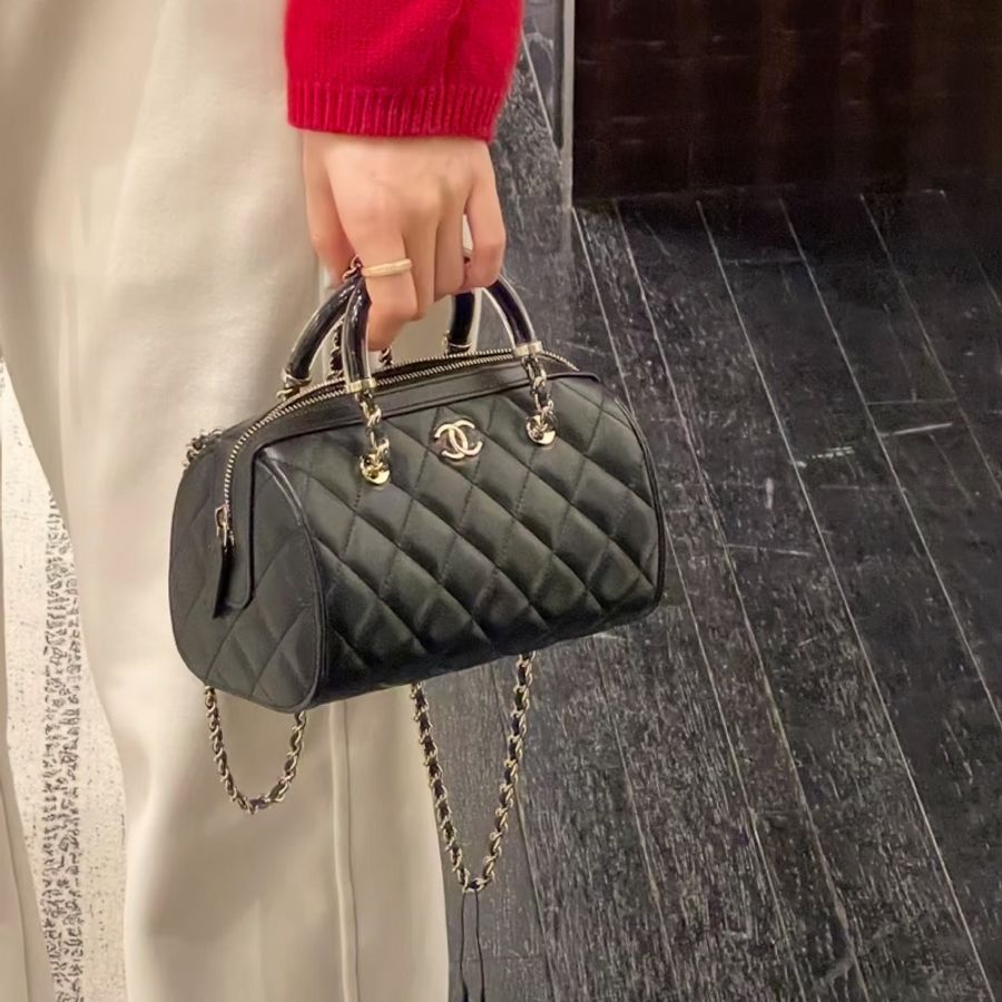 CHANEL香奈兒黑金25C保齡球斜挎包芯片款閒置全配🈶購證-5