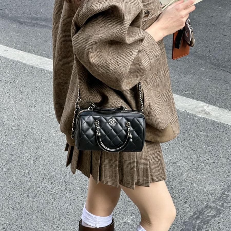 CHANEL香奈兒黑金25C保齡球斜挎包芯片款閒置全配🈶購證-31