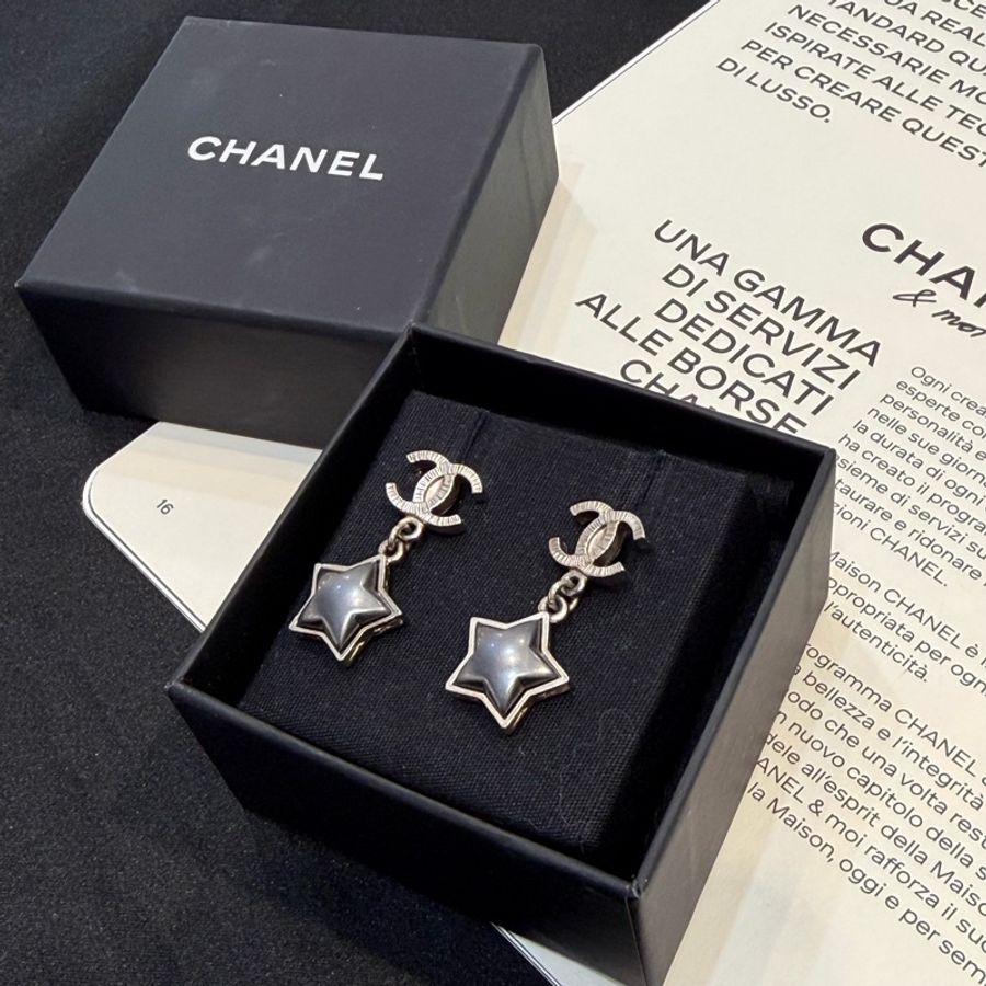 CHANEL銀色雙C灰黑星星垂墜耳環-1