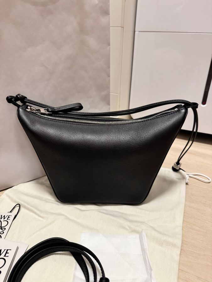 LOEWE Mini Hammock Hobo black 迷你 小牛皮 肩背包 腋下包 吊床包 黑色-2