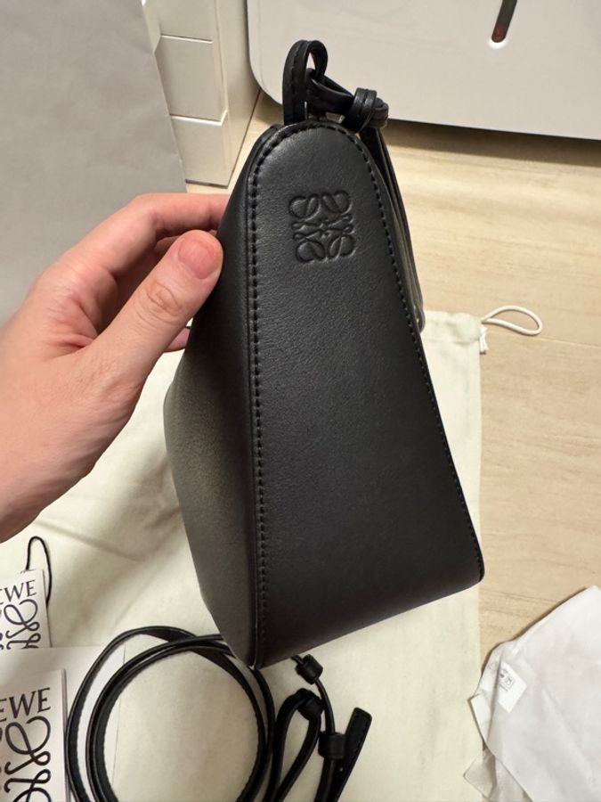 LOEWE Mini Hammock Hobo black 迷你 小牛皮 肩背包 腋下包 吊床包 黑色-4